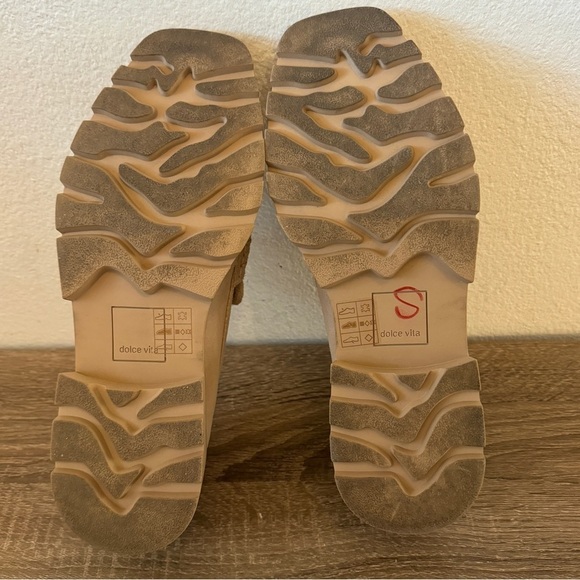 Dolce Vita Elias Flats, Dune Suede, Size 7.5 - Picture 9 of 9